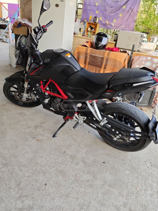 Benelli TNT 300 2021 — photo 2