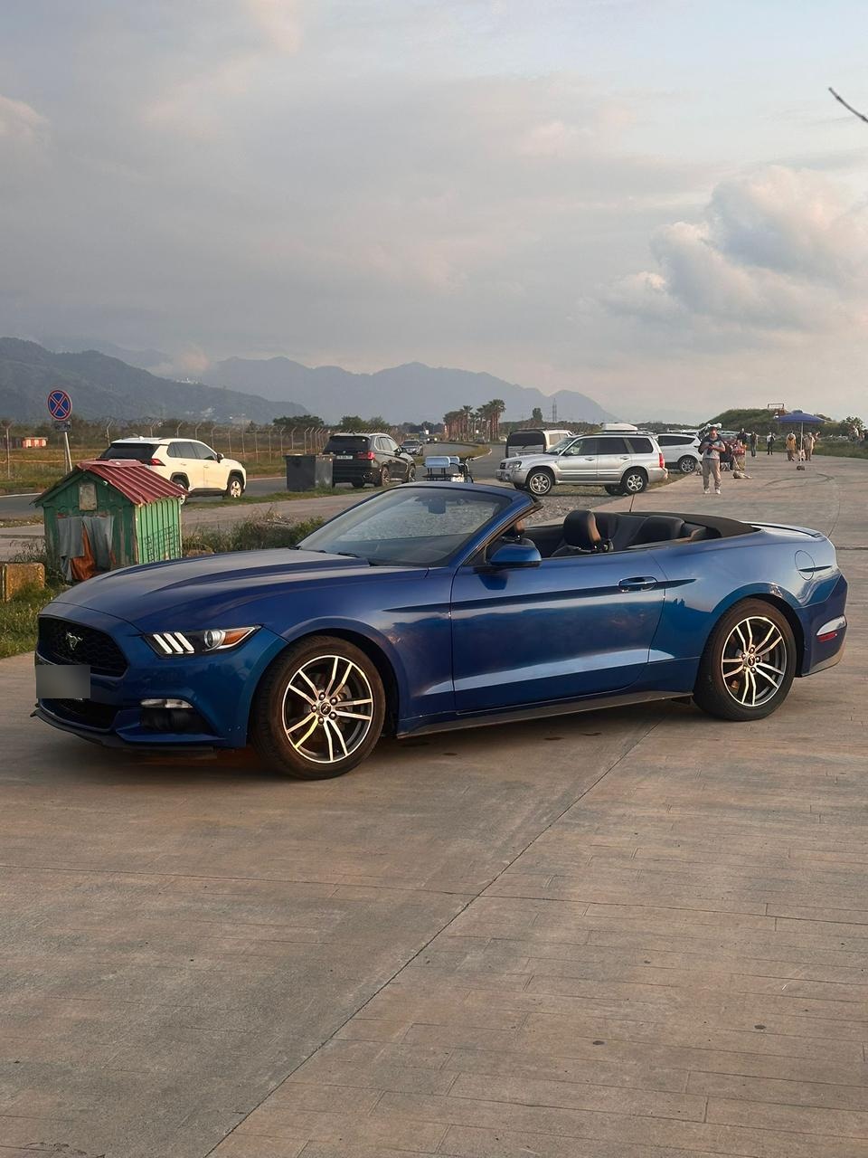 Ford Mustang 2017 — photo 2