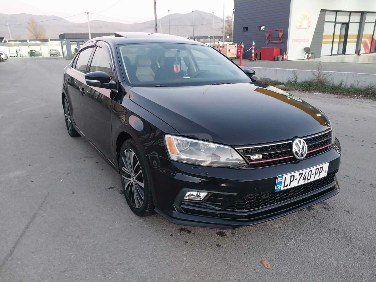 Volkswagen Jetta 2012 — photo 2