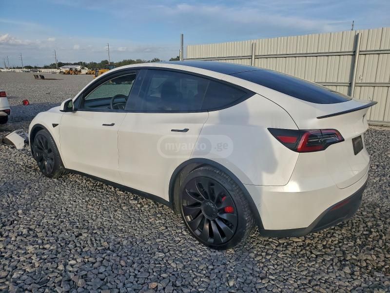 Tesla Model Y 2021 — photo 2