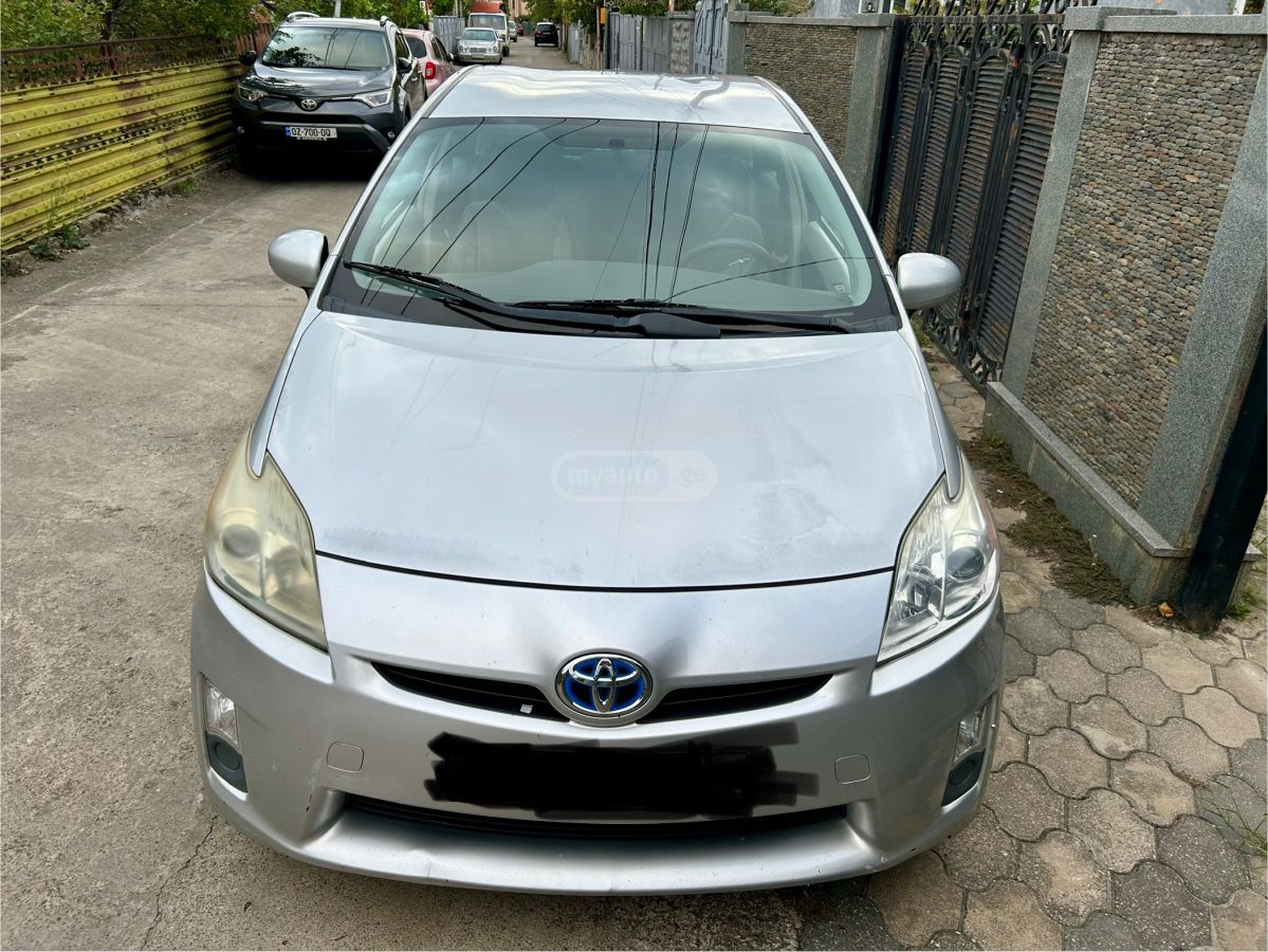 Toyota Prius 2011 — photo 2