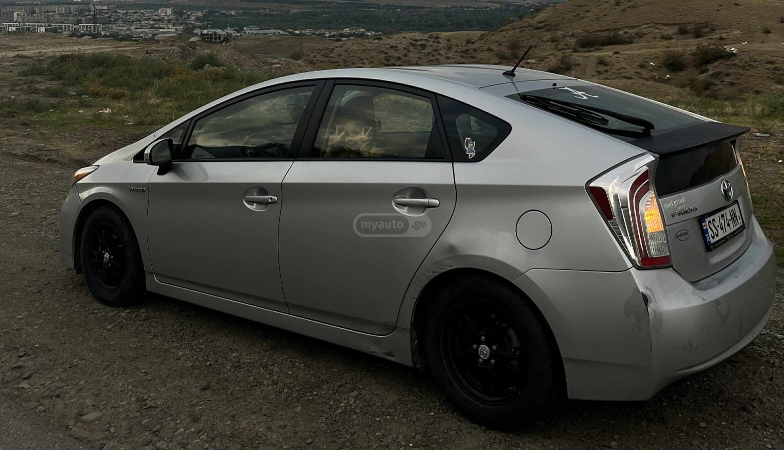 Toyota Prius 2014 — photo 2