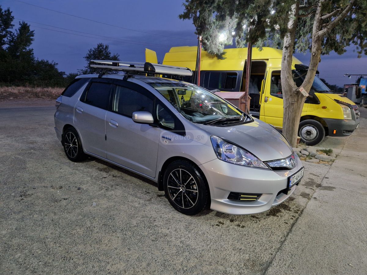 Honda Fit Shuttle 2012 — photo 2