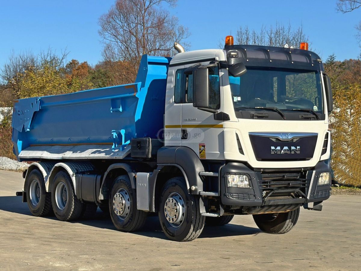 Isuzu TGS