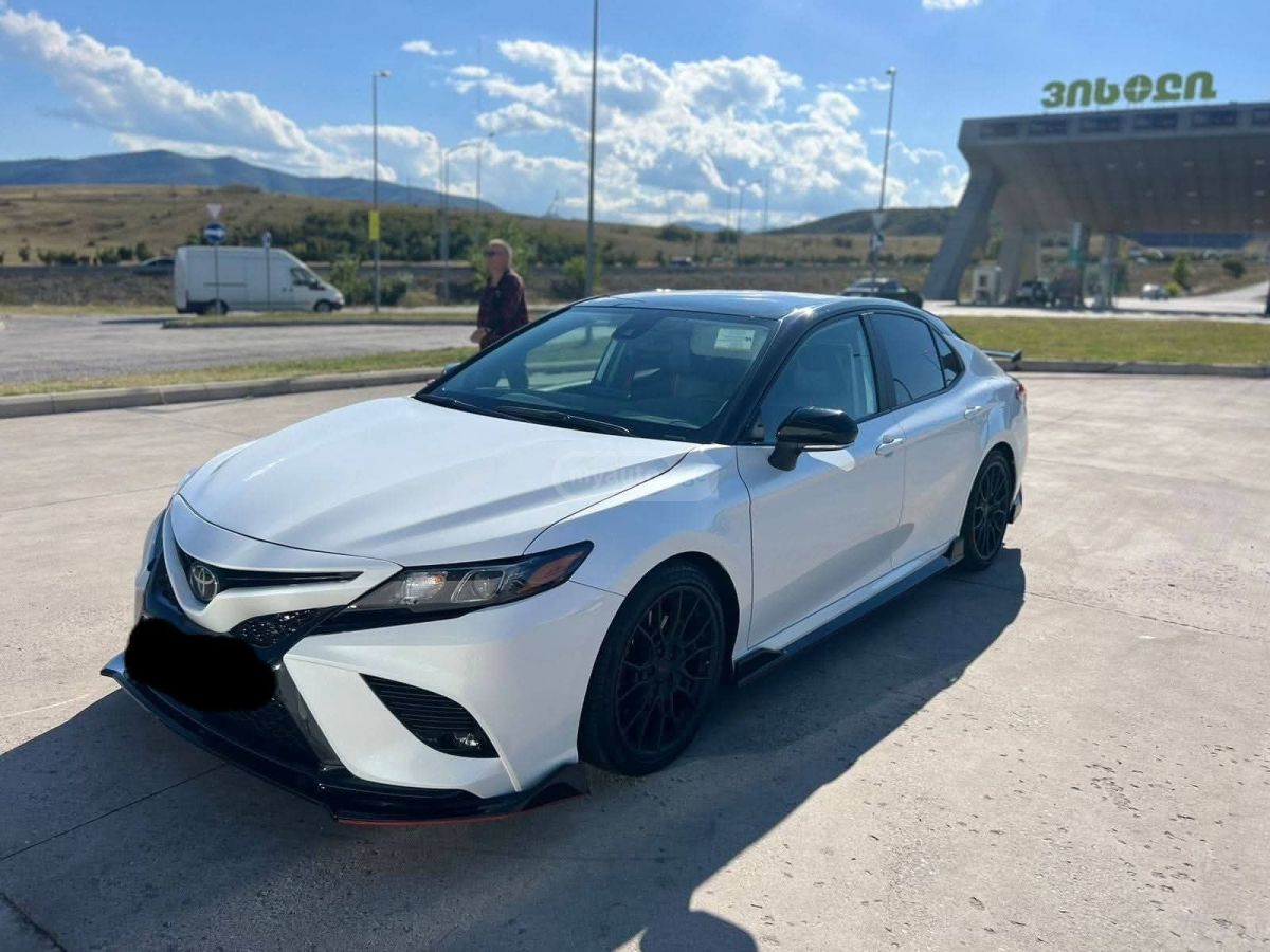 Toyota Camry 2022 — photo 2