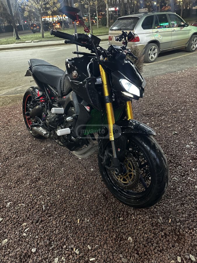 Yamaha MT-09 (FZ-09) 2017 — photo 2