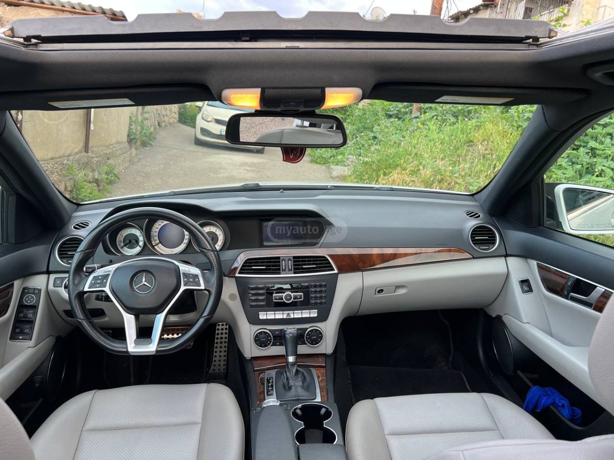 Mercedes-Benz C 300 2014 — photo 2
