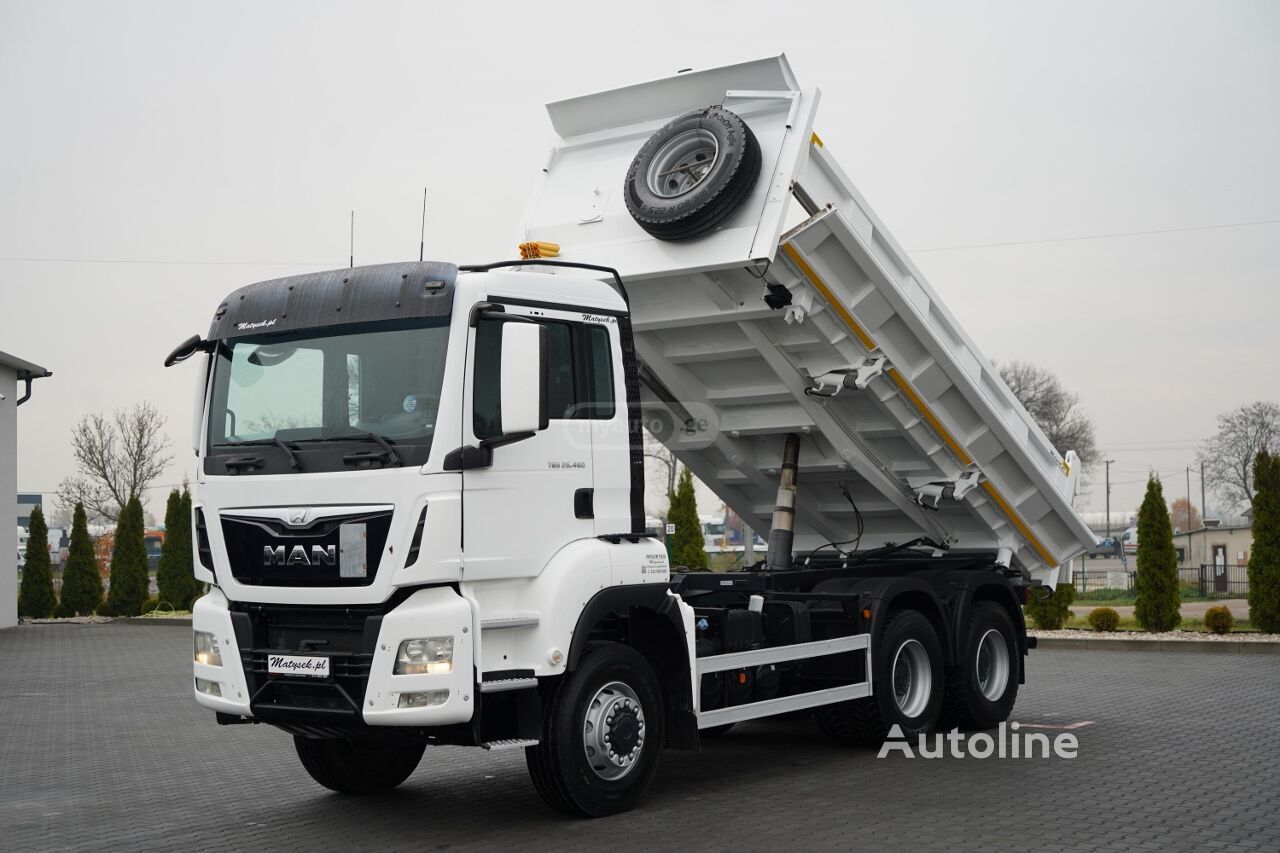 Isuzu TGS