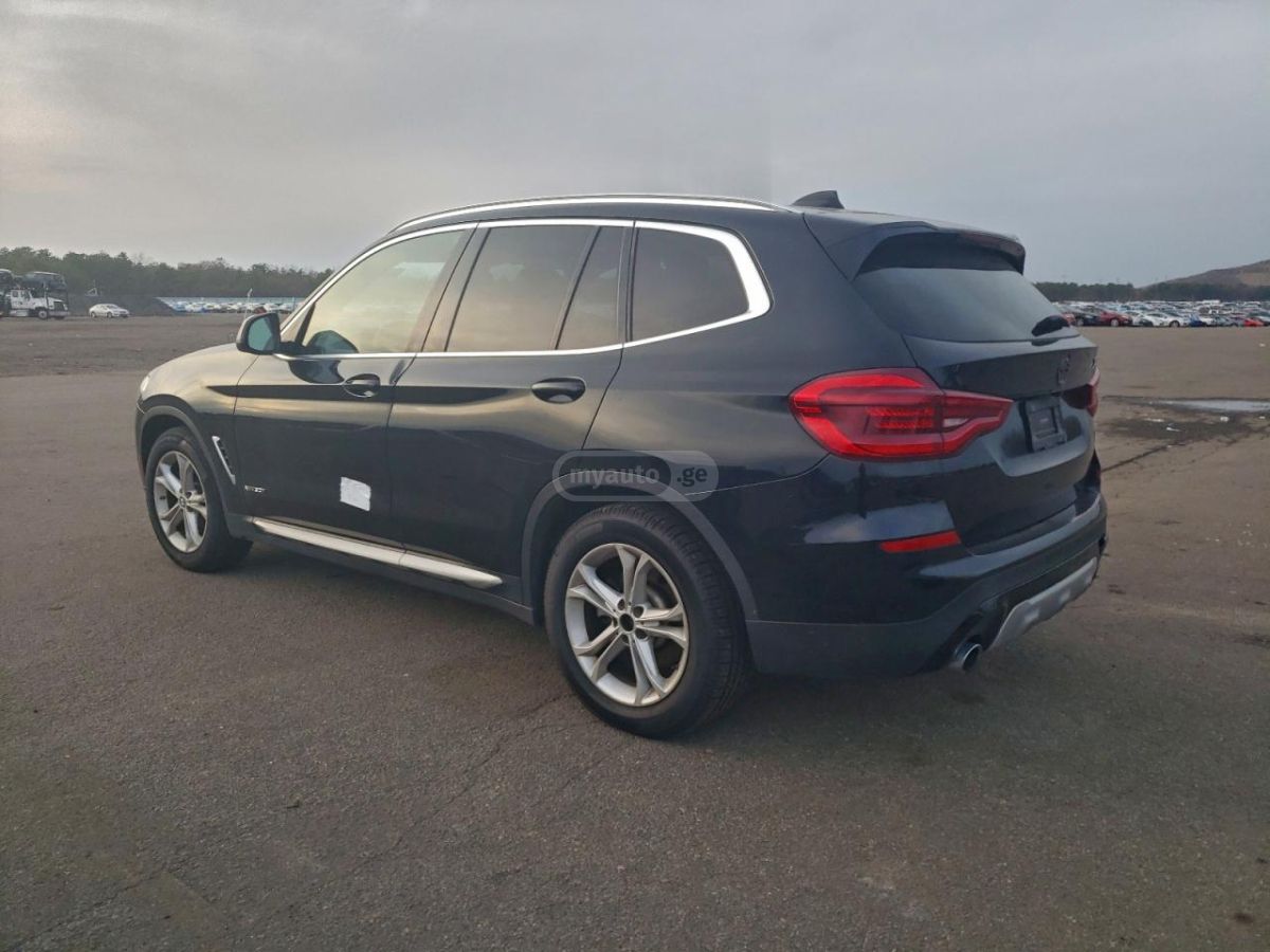 BMW X3 2018 — photo 2