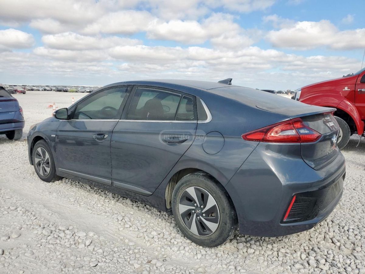 Hyundai Ioniq 2017 — photo 2