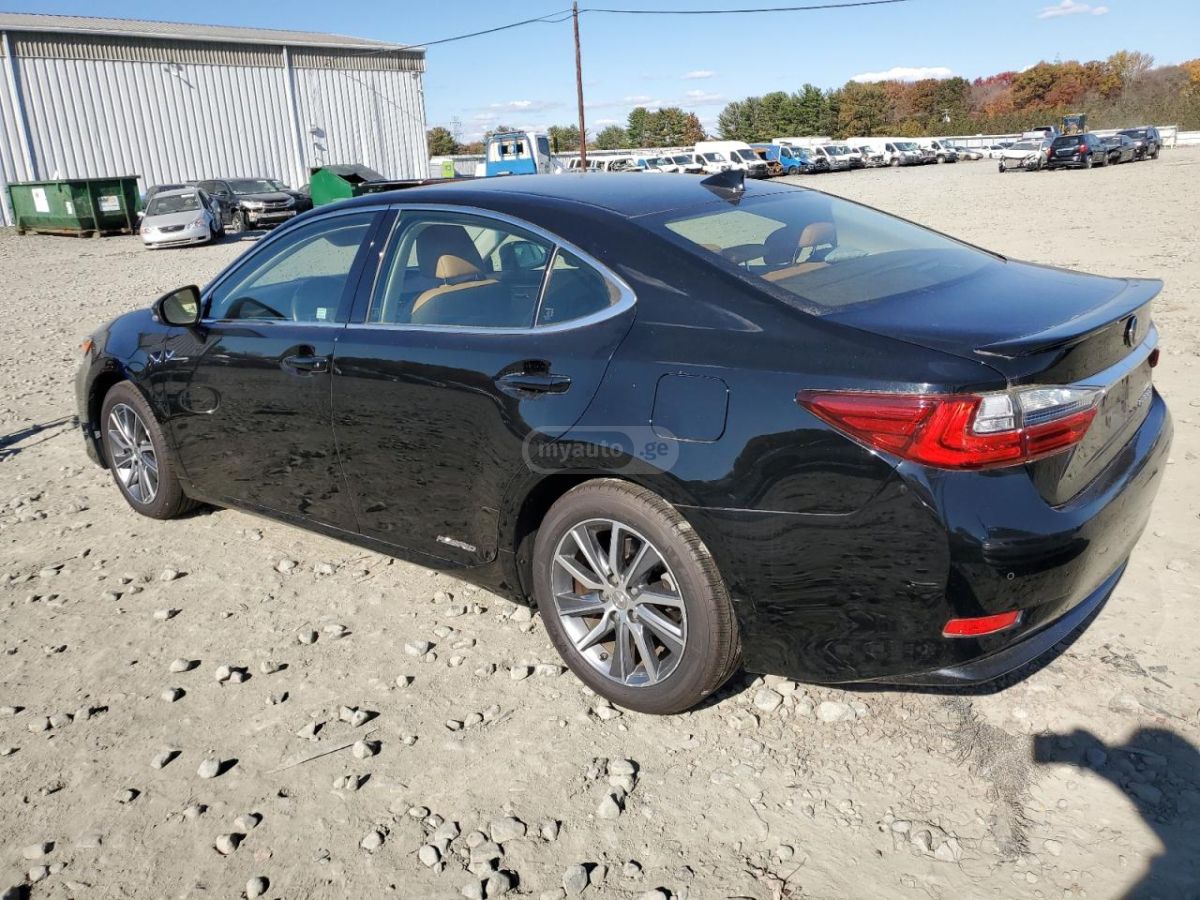 Lexus ES 300 2016 — photo 2
