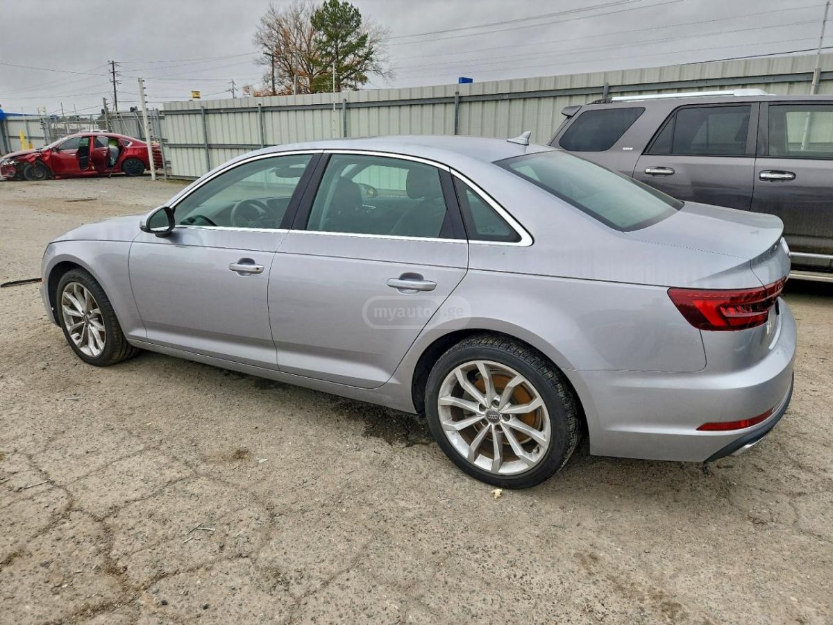 Audi A4 2019 — photo 2
