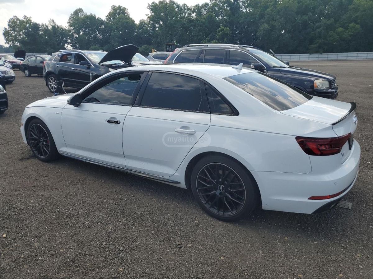 Audi A4 2018 — photo 2