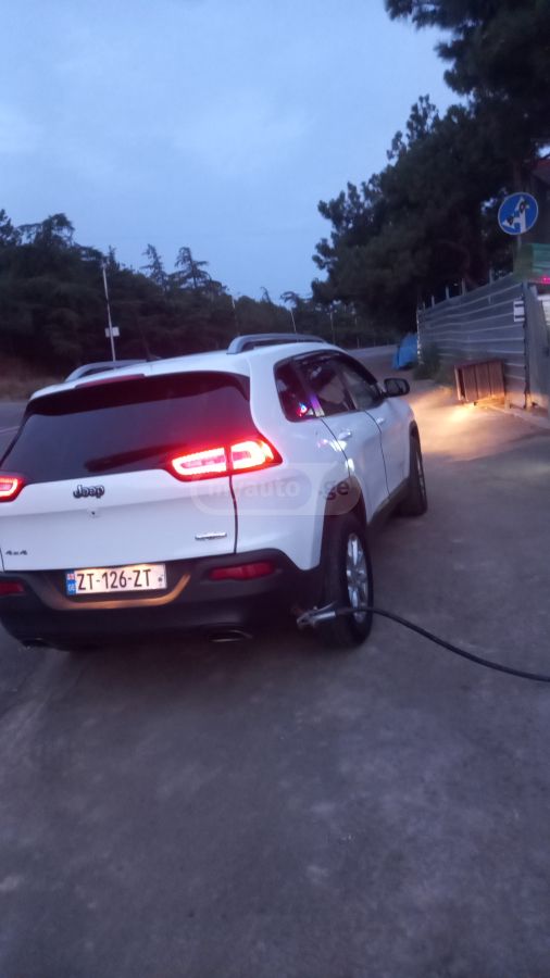 Jeep Cherokee 2016 — photo 2