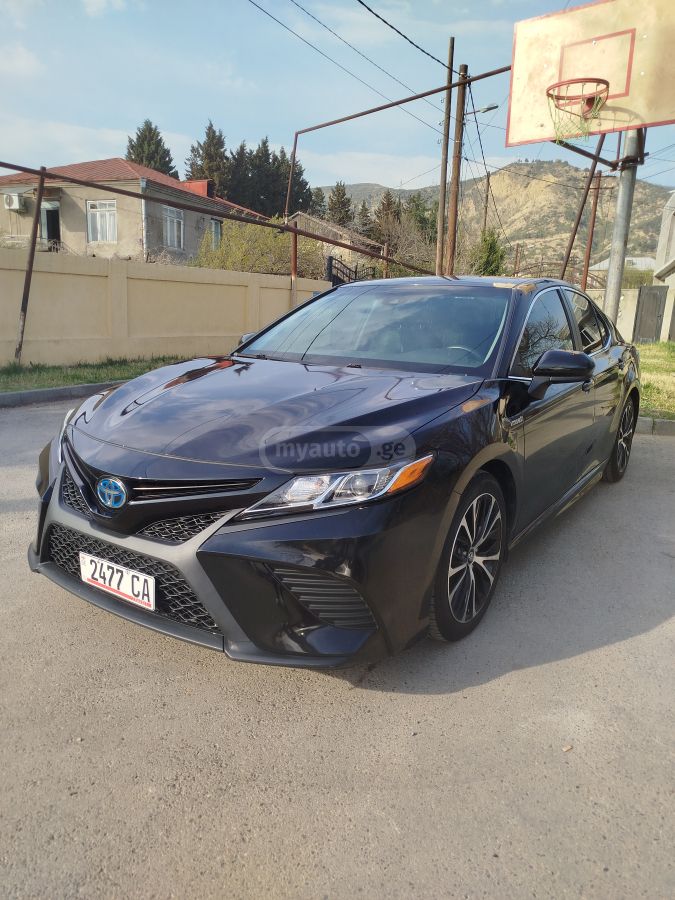 Toyota Camry 2019 — photo 2