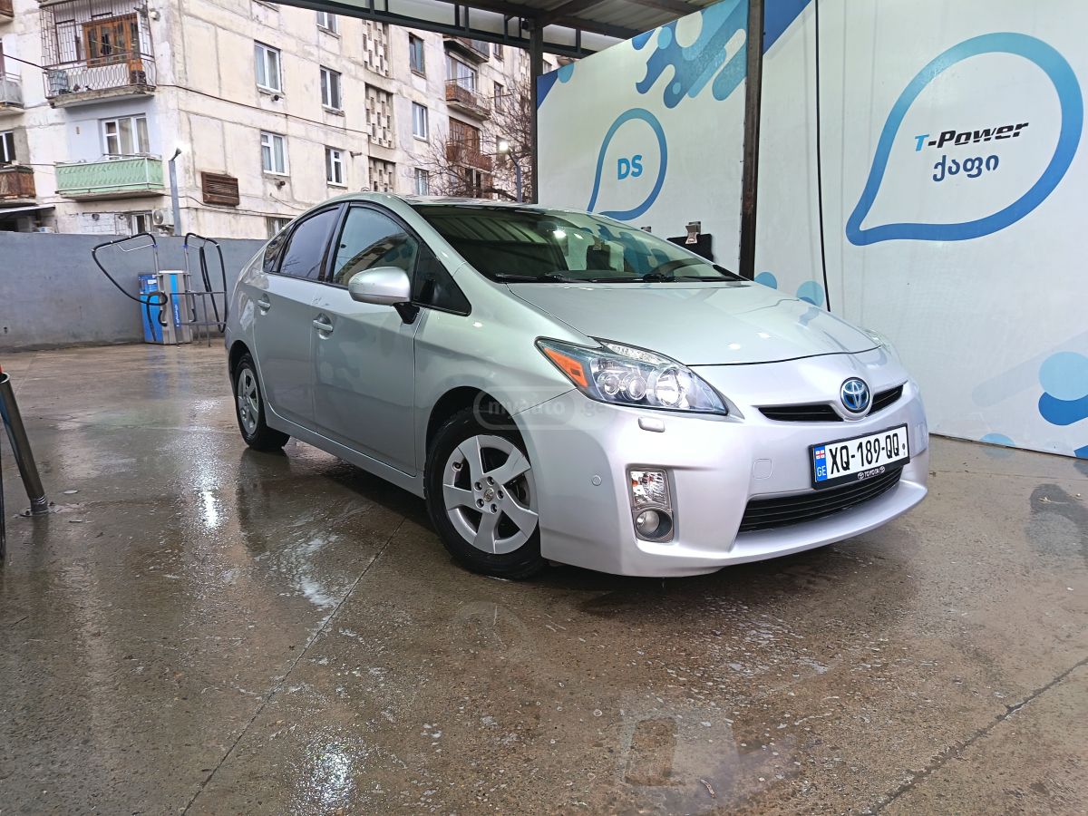 Toyota Prius 2010 — photo 2