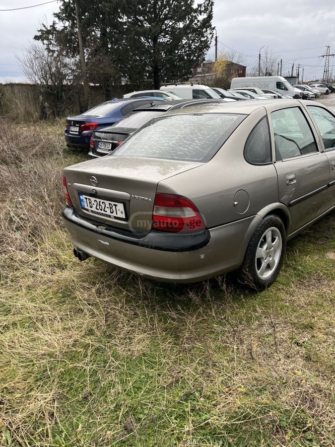 Opel Vectra 1996 — photo 2