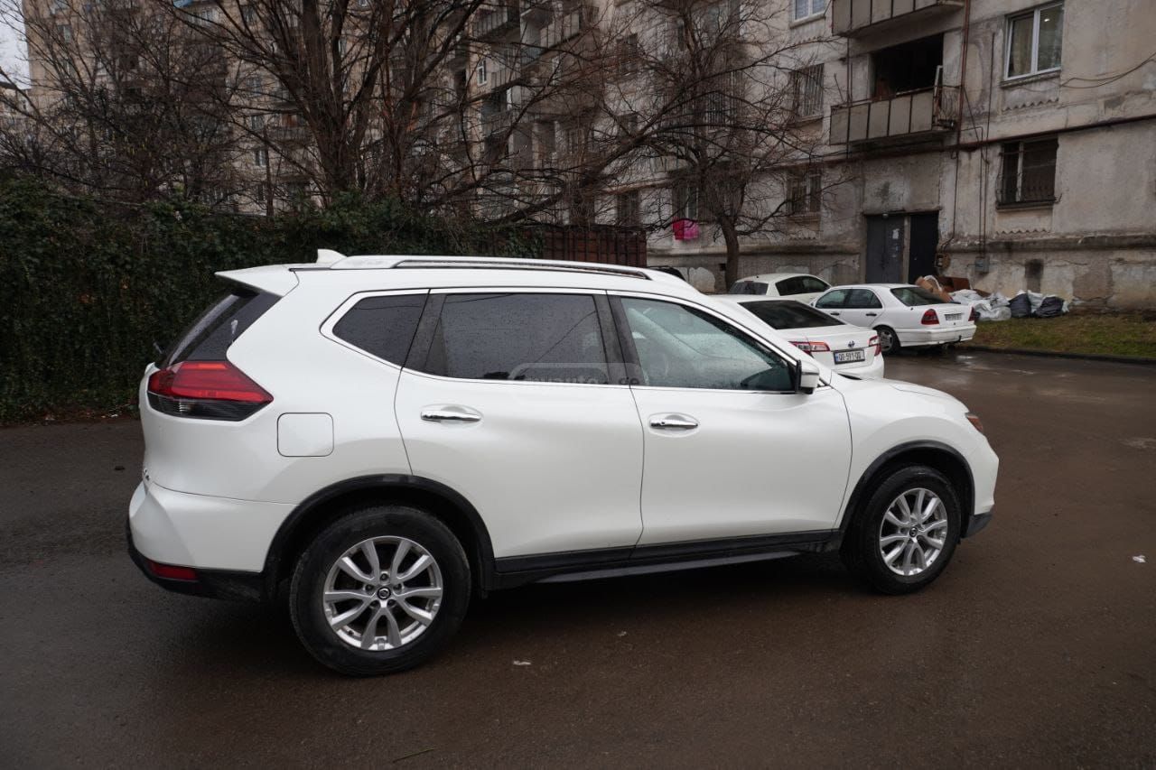 Nissan Rogue 2017 — photo 2