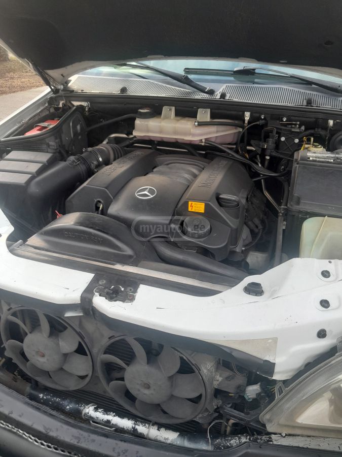 Mercedes-Benz ML 350 2001 — photo 2