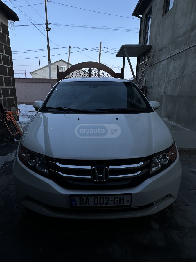 Honda Odyssey 2016 — photo 2