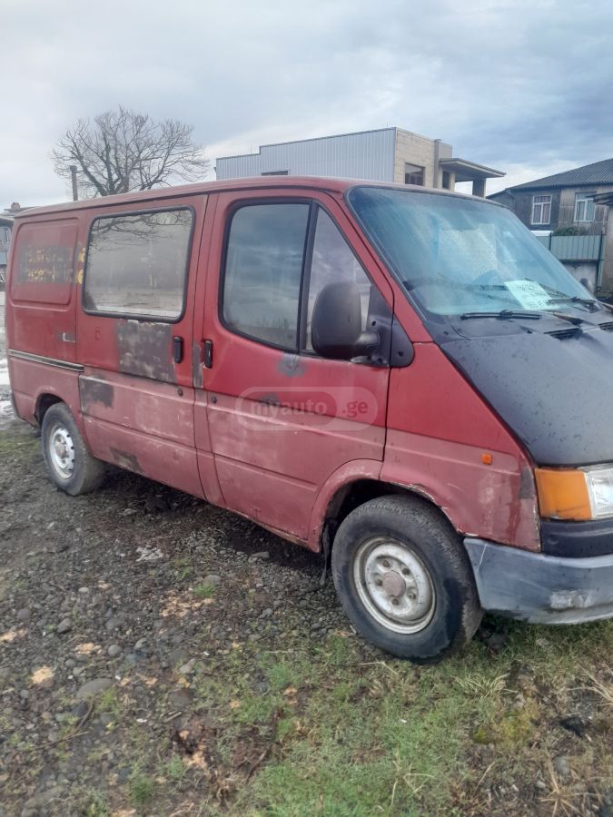 Ford Transit 1990 — photo 2