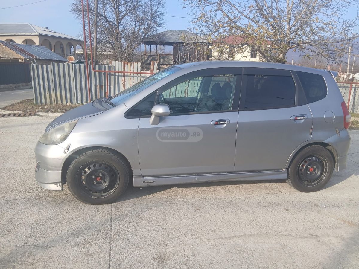 Honda Fit 2003 — photo 2