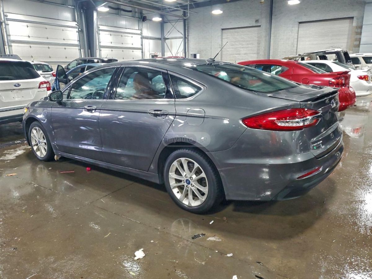 Ford Fusion 2019 — photo 2