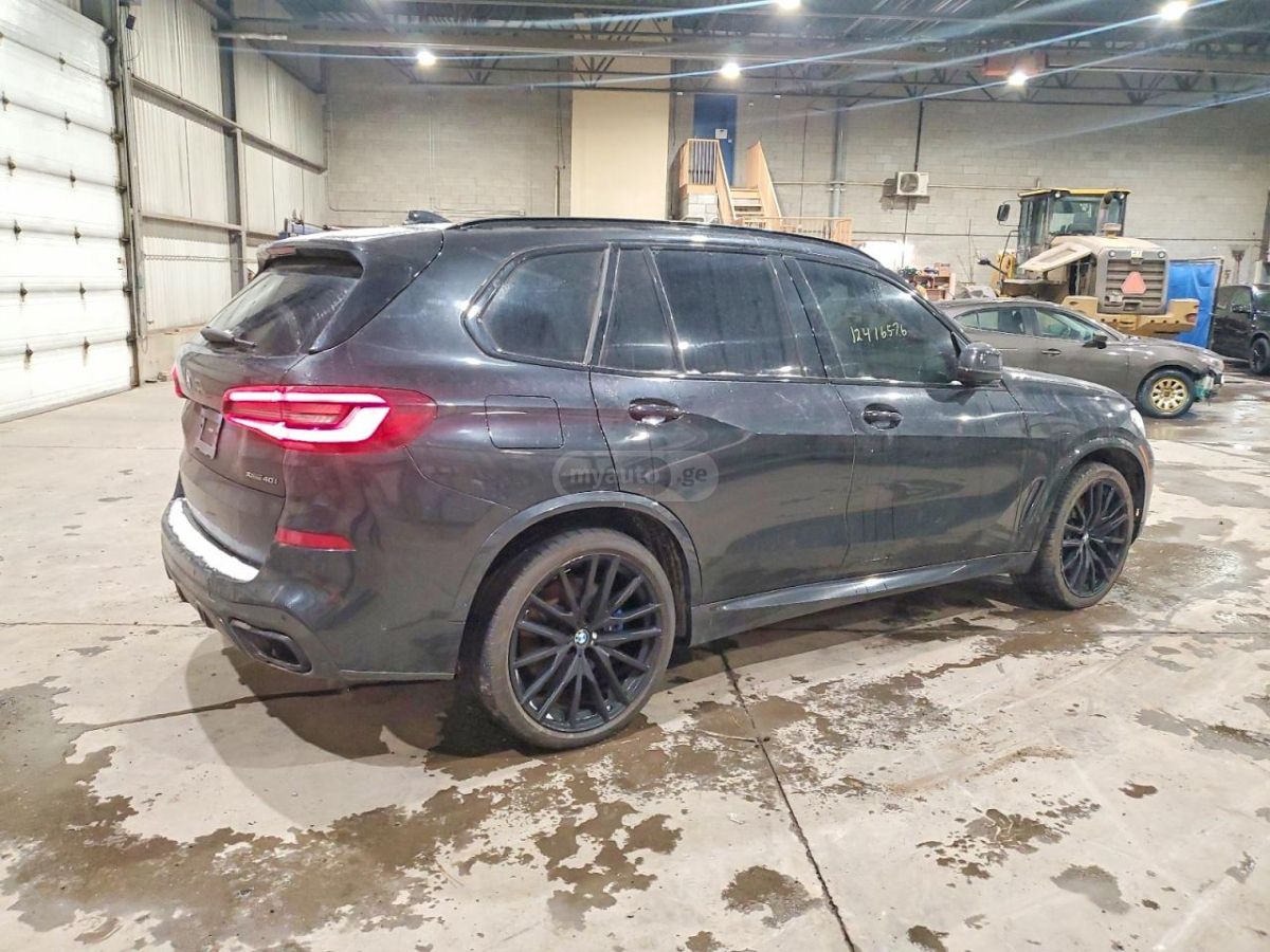 BMW X5 2021 — photo 2