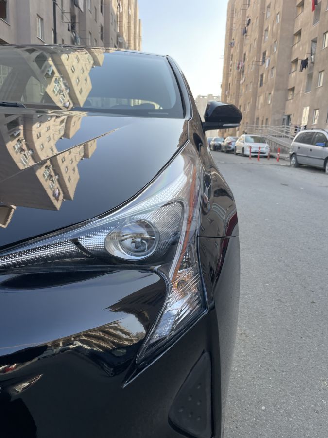 Toyota Prius 2016 — photo 2