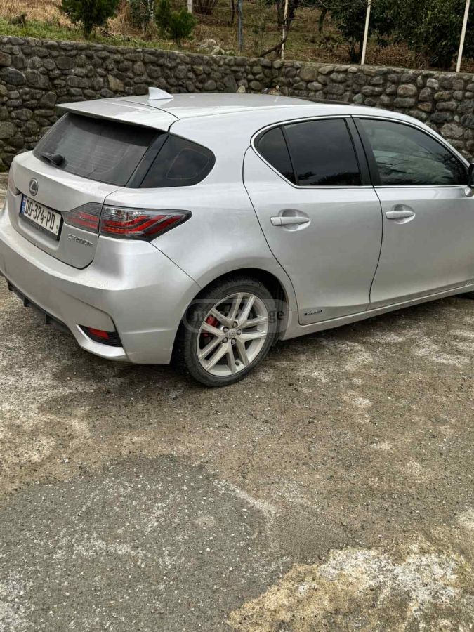 Lexus CT 200 h 2014 — photo 2
