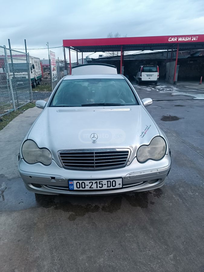 Mercedes-Benz C 220