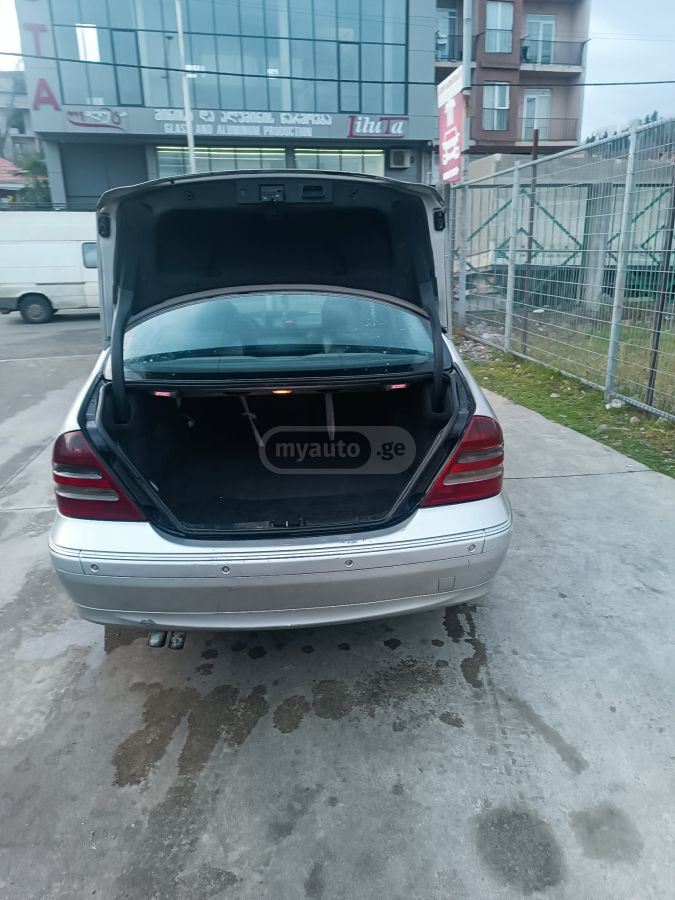 Mercedes-Benz C 220 2001 — photo 2
