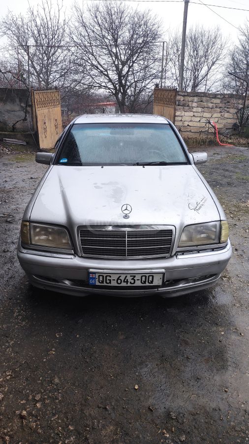 Mercedes-Benz C 180