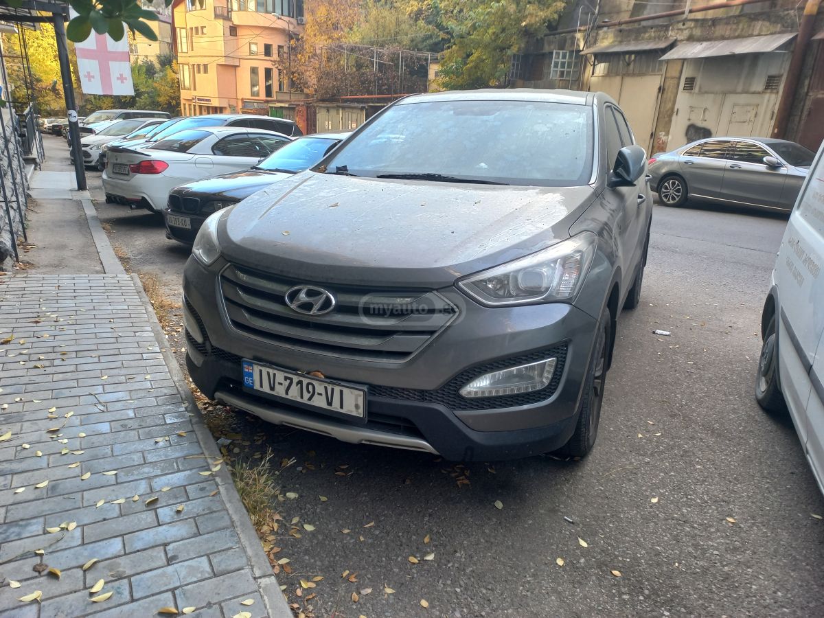 Hyundai Santa Fe 2012 — photo 2