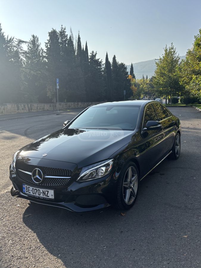 Mercedes-Benz C 300 2015 — photo 2