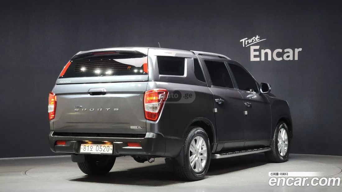 Ssangyong Rexton 2018 — photo 2
