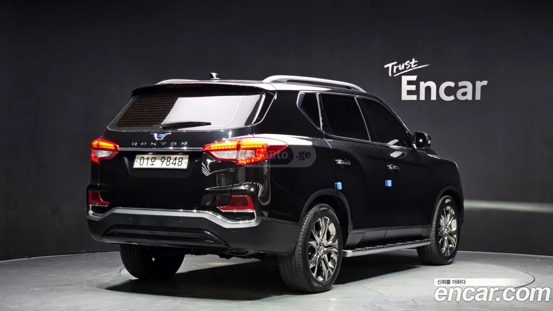 Ssangyong Rexton 2018 — photo 2