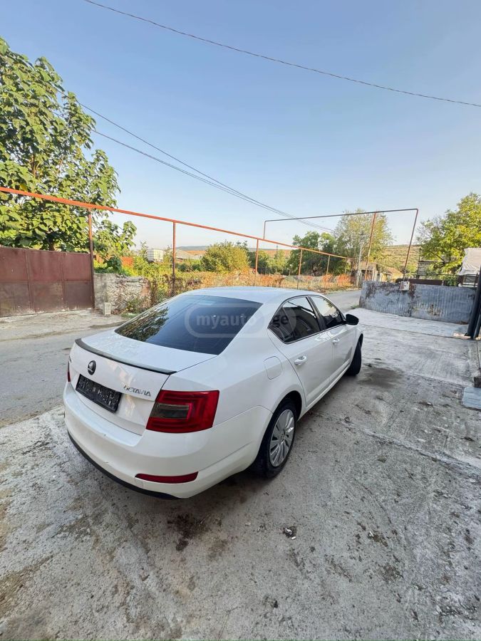 Skoda Octavia 2013 — photo 2