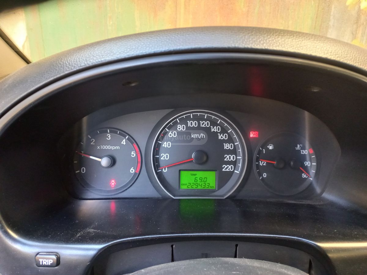 Hyundai H 1 2009 — photo 2