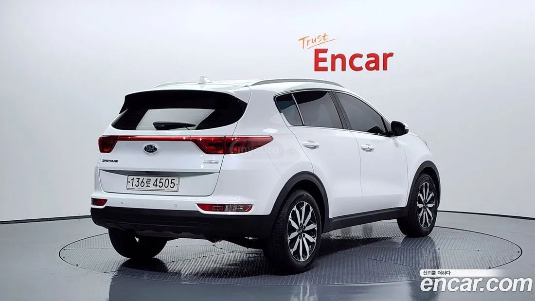 Kia Sportage 2018 — photo 2