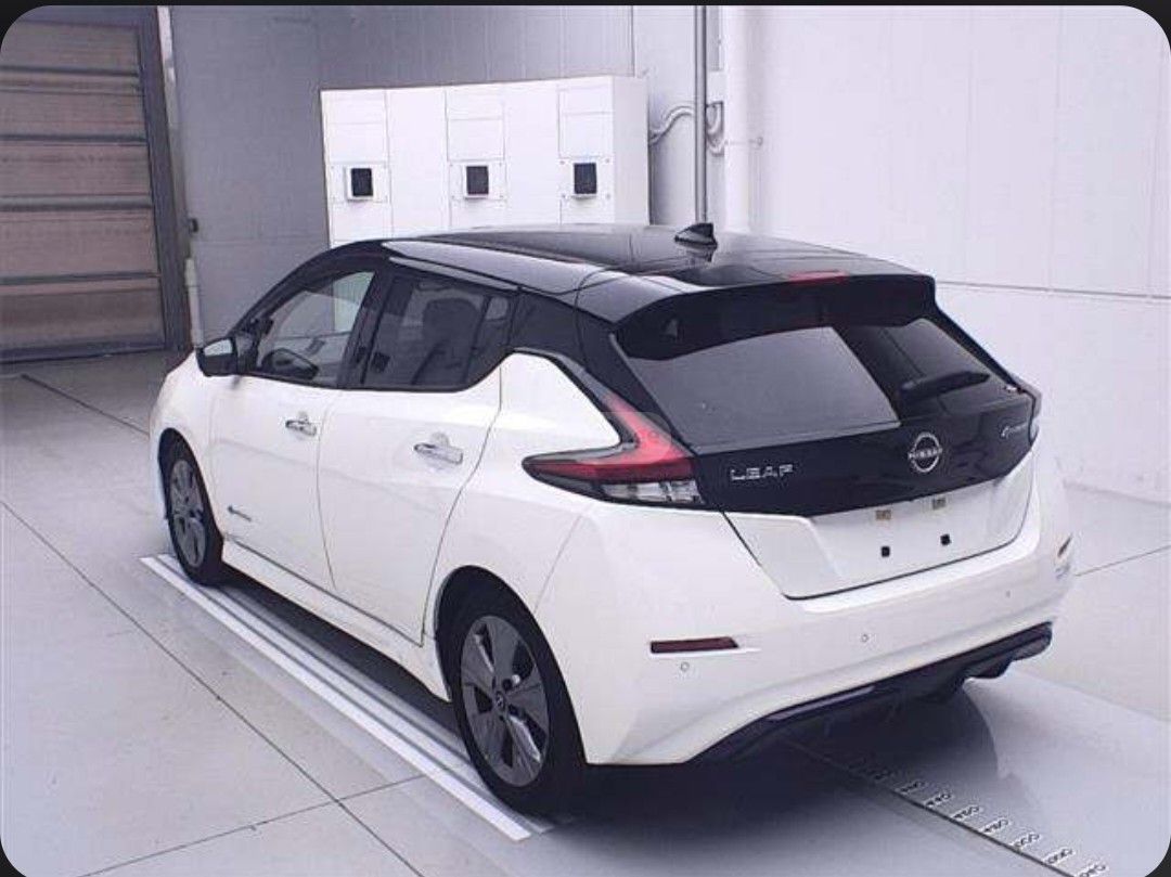 Nissan Leaf 2021 — photo 2
