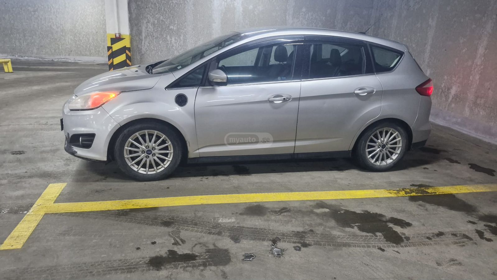Ford C-Max 2013 — photo 2