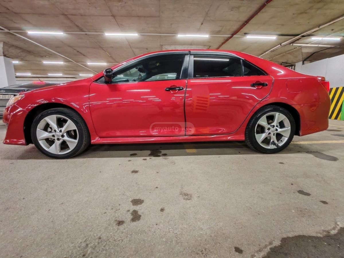Toyota Camry 2014 — photo 2