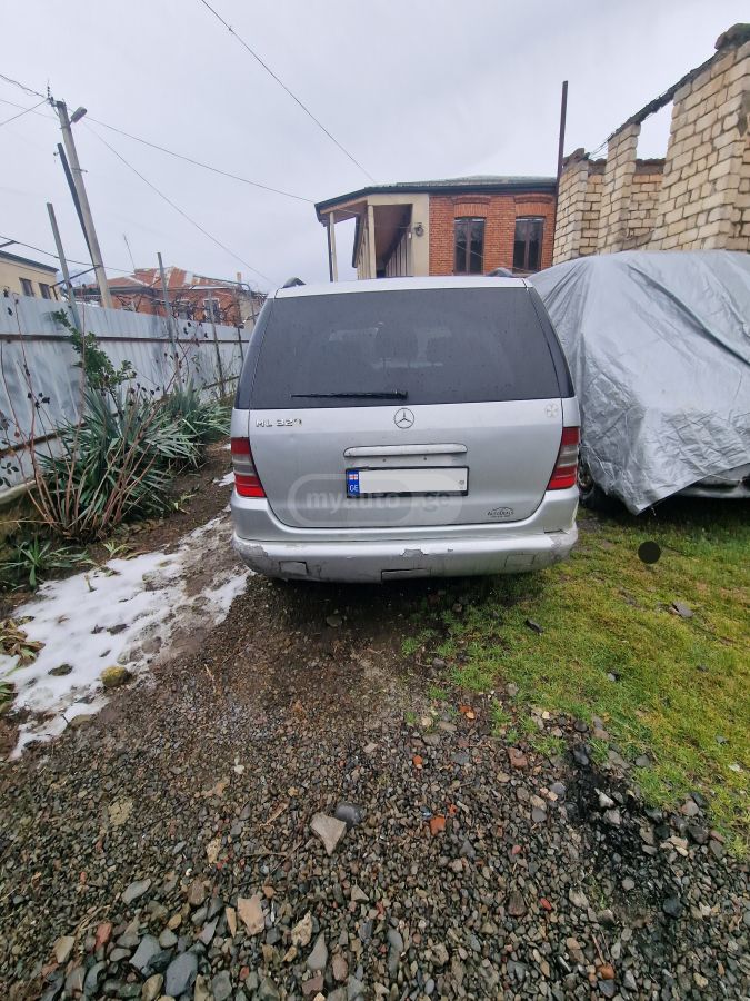 Mercedes-Benz ML 320