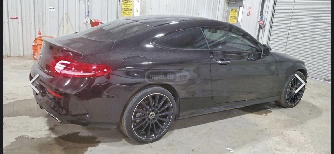 Mercedes-Benz C 300 2017 — photo 2