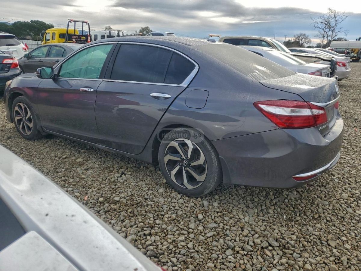 Honda Accord 2017 — photo 2
