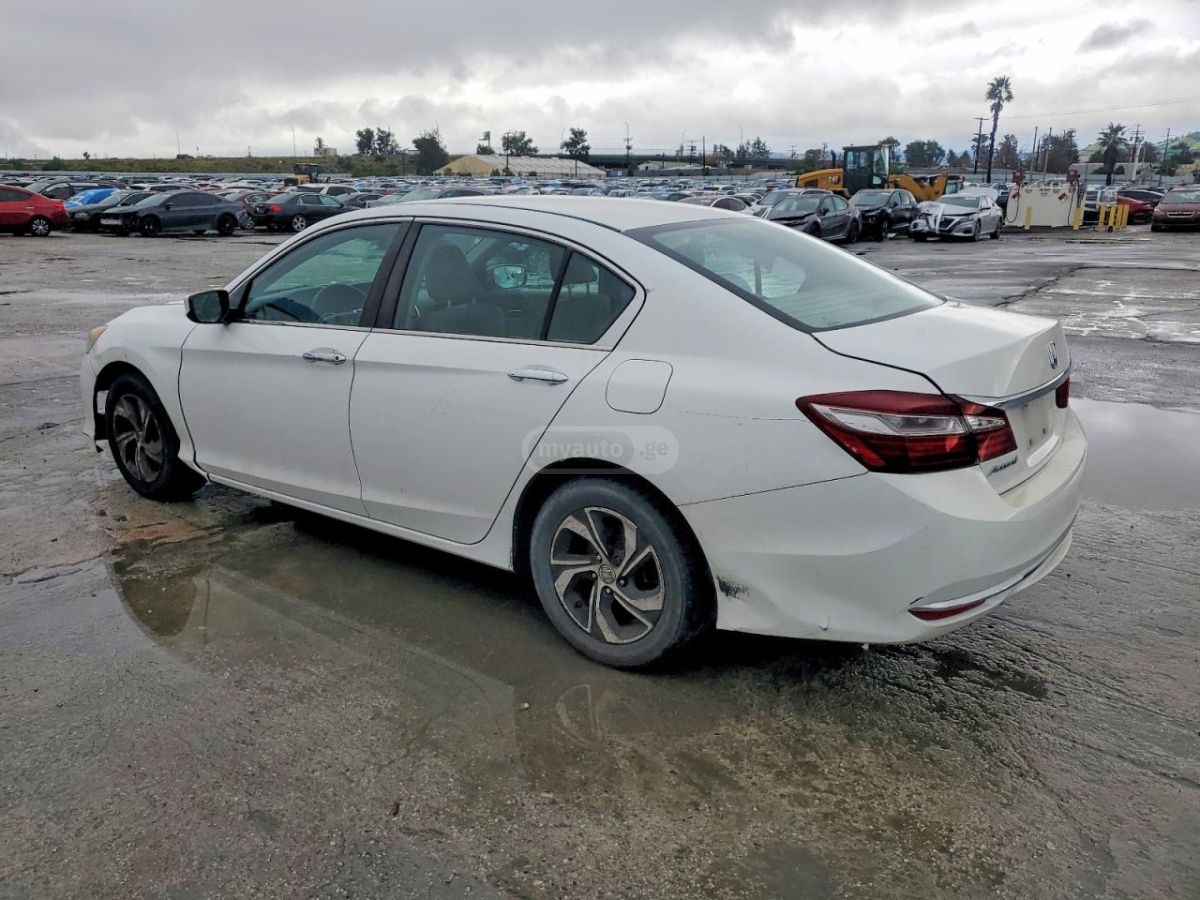 Honda Accord 2017 — photo 2