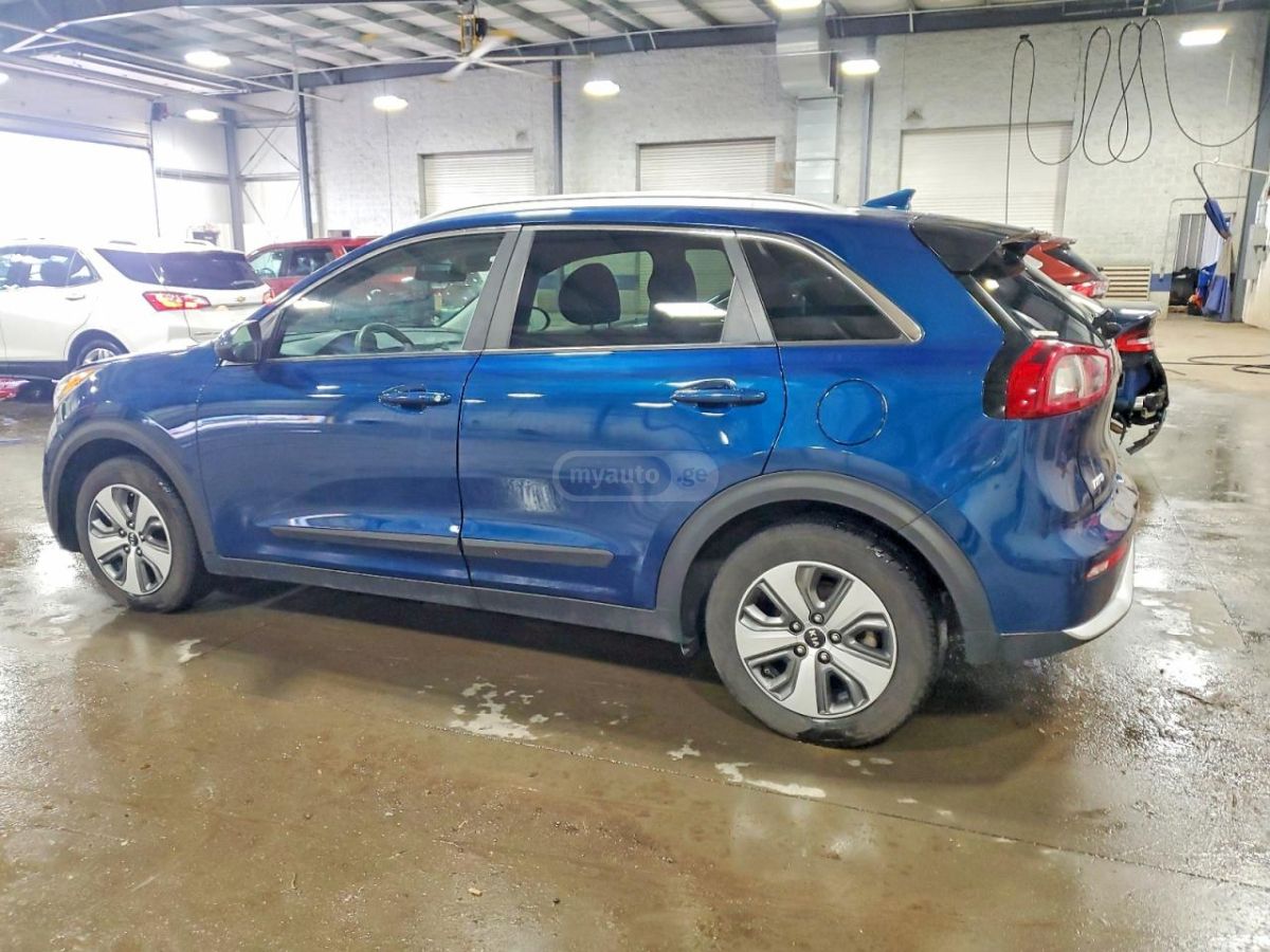 Kia Niro 2019 — photo 2