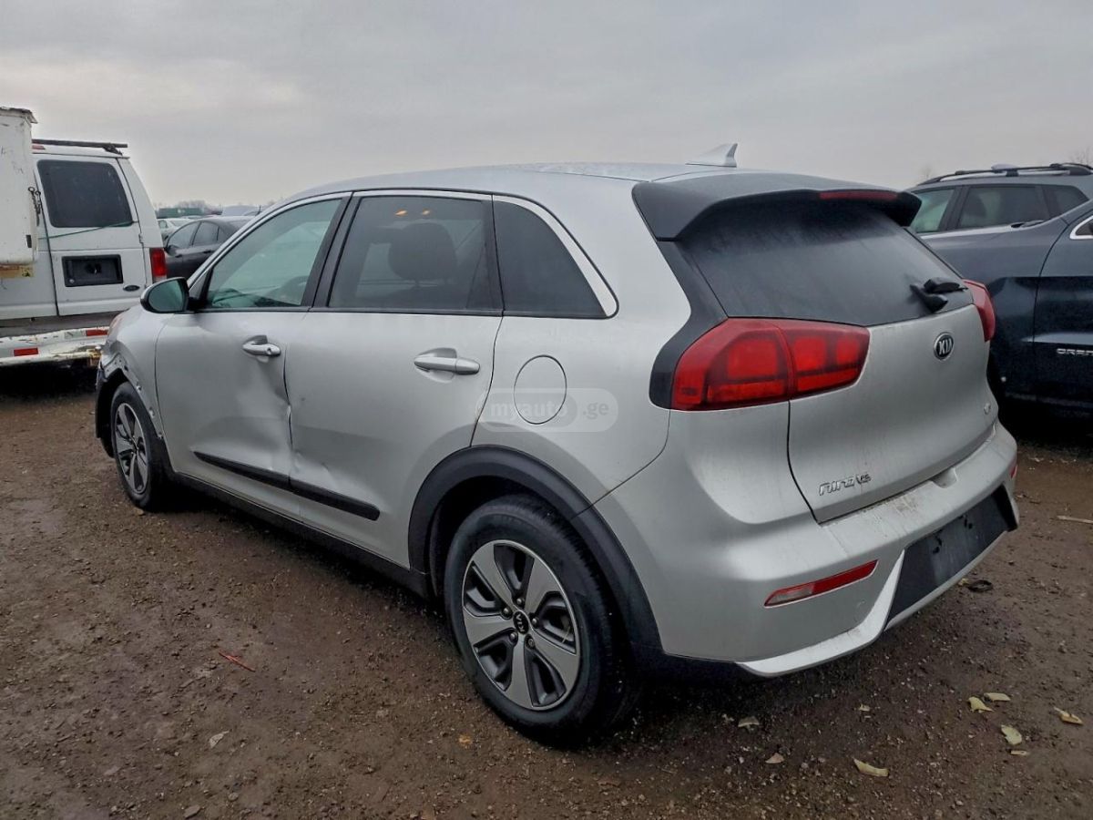 Kia Niro 2017 — photo 2