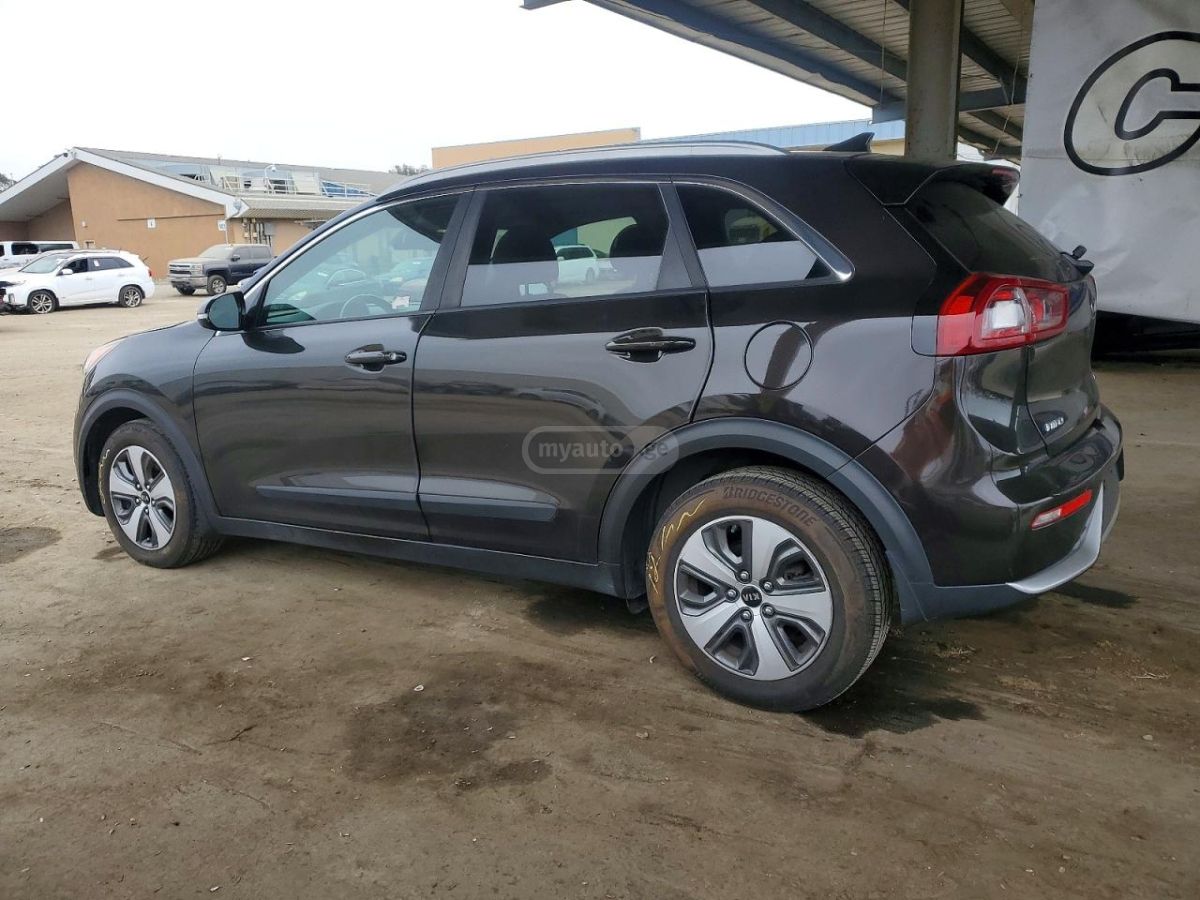 Kia Niro 2018 — photo 2
